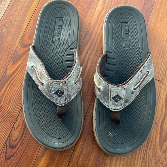 sperry topsider flip flops